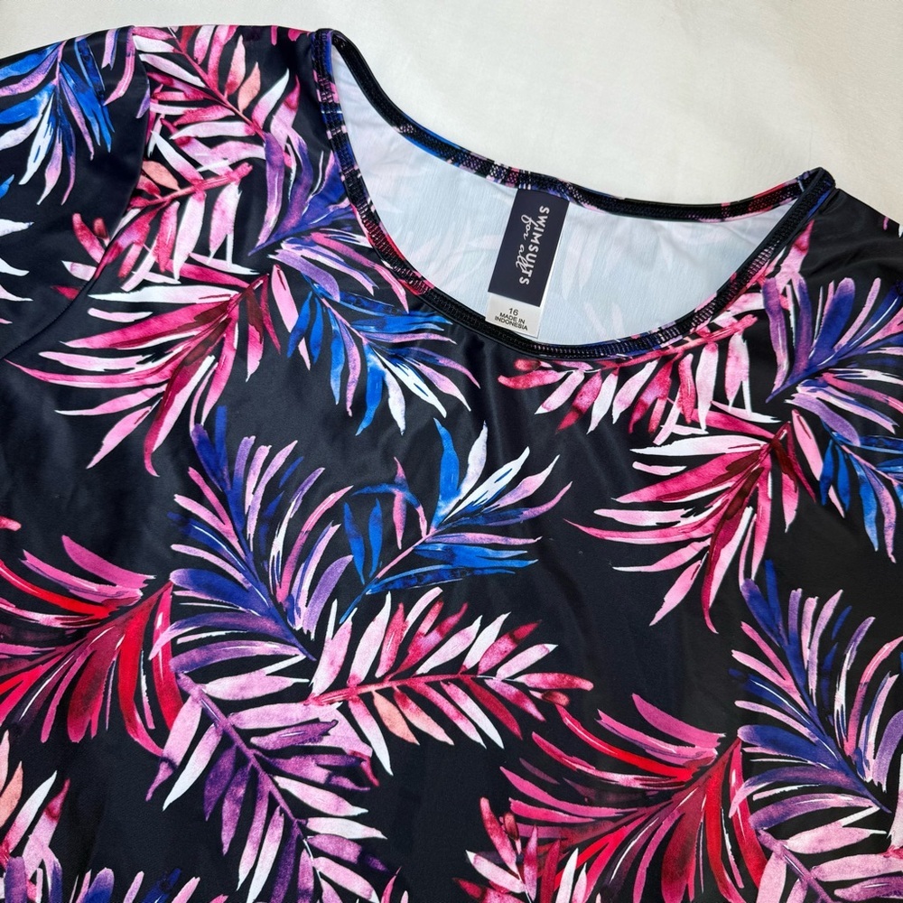 SWIMSUITS FOR ALL Womens 16 Chorine Resistant Rash Guard Short-Sleeve Swim Top